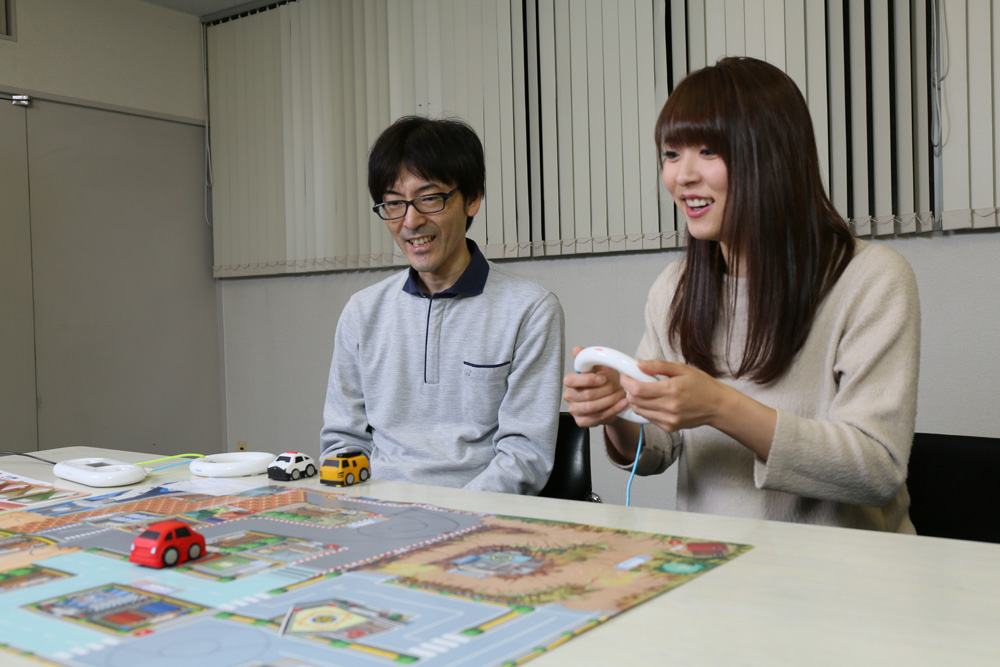 プログラミング学習の第一歩 遊んで学べるトイオ ドライブ！